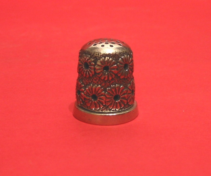 Thimble Rack and Thimbles 