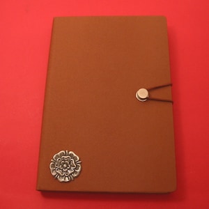 Tudor Rose Pewter Motif A5 Tan Note Book Papery History Journal Notebook Mum Dad Mariage Cadeau de Noel