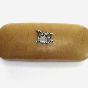 Drumstel ontwerp bruin PU-lederen brillenkoker - cadeau drummer - cadeau muziekliefhebber - cadeau muzikant - rockmuziek cadeau - rocker vader cadeau