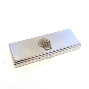 Zevendaagse pillendoos met schedelontwerp - schedelcadeau - medicatie-organizer - reispillendoosje - klein snuisterijdoosje - Goth Heavy Metal-cadeau