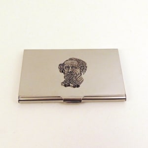 Charles Dickens Design Chrome Card Holder - Affaire de cartes de crédit d’affaires - Cadeau Dickens pour le lecteur - Cadeau de fête des pères de Noël