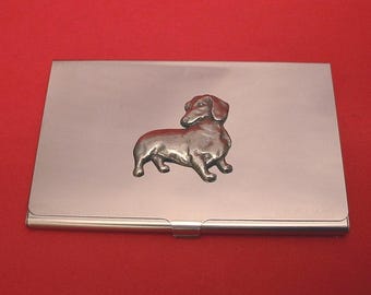 Teckel ontwerp kaarthouder met hand gegoten tinnen motief - teckel cadeau - hondenliefhebber cadeau - teckel vader cadeau huwelijkscadeau voor hem