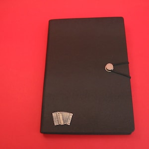 Piano accordéon à la main Cast motif étain sur a5 noir journal musical cadeau