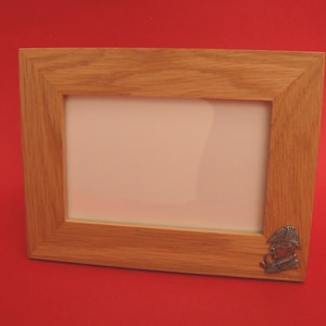Sherlock Holmes Design Real Oak Picture Frame 4&quot; x 6&quot; With Hand Cast Pewter Motif Literary Detective Enthusiast Gift