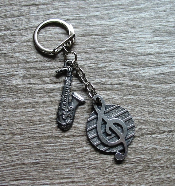 Treble Clef Saxophone Pewter Keyring Music Themed Keychain