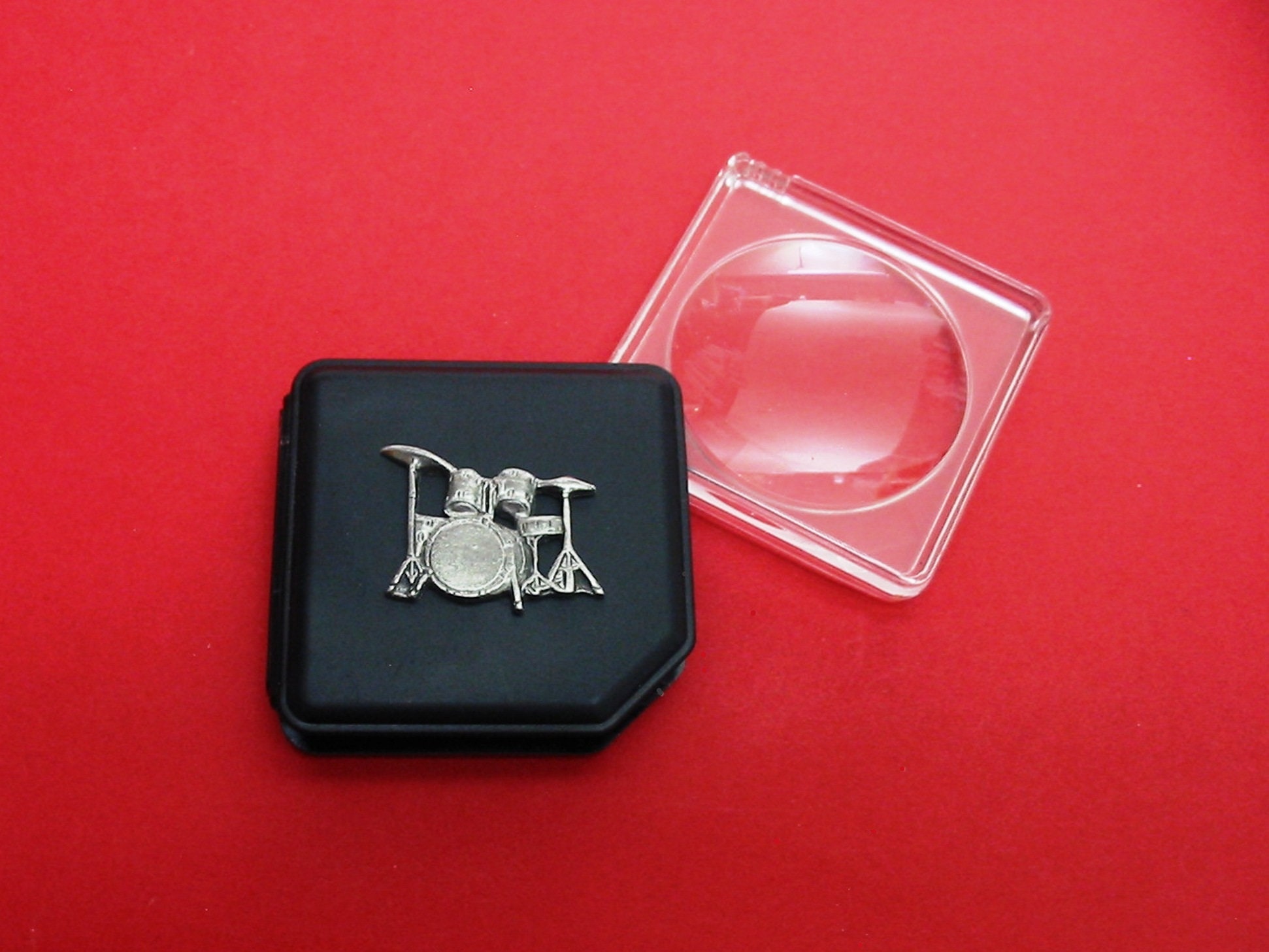 Vintage 1960's Pocket Magnifying Glass, Light Brown Plastic Covered Case 2  Diameter Glass, Souvenir of Florida Made in Japan 