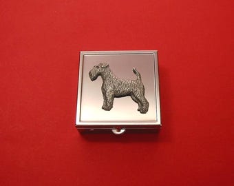 Caja cuadrada para pastillas/mentas con diseño de Airedale Terrier, pequeña caja para guardar medicamentos y vitaminas - Regalo para el Día de la Madre o el Día del Padre