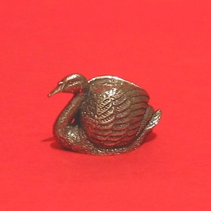 Swan Thimble - Pewter Collectible Thimble - Swan Gift - Thimble Collector Gift - Swan Lover Gift - Decorative Swan Gift