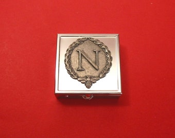 Napoléon N - Bee Design Square Chrome Mint / Pill Box Small Trinket Box Pill Case for Medicine Vitamins - Napoleonic Gifts