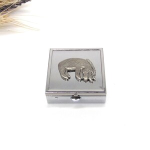 Eeyore-ontwerp vierkante chromen pillendoos - Winnie-de-Pooh-cadeau - Eeyore-cadeau - moedercadeau - klein snuisterijdoosje - pillendoosje voor medicijnvitaminen