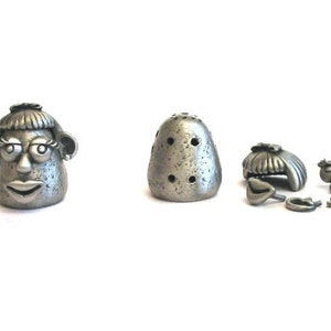 Lady Potato Thimble - Pewter Moving Thimble - Collectible Thimble Gift - Gift for Mum - Thimble Collector Gift - Mothers Day Gift