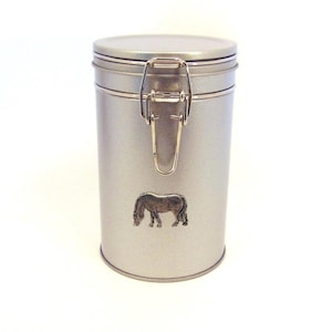 Lata de regalo con diseño de caballo pastando con motivo de peltre - Regalo de caballo - Regalo de poni - Regalo para mamá de caballo - Regalo para amantes de los caballos - Regalo para jinete de caballo - Regalo para mamá