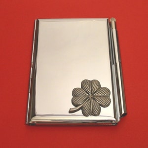Vier Leaf Clover Chrome notebook & pen kaarthouder met hand gegoten tinnen motief geluk cadeau