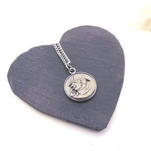 Sherlock Holmes design Necklace - Pewter Pendant Necklace - Sherlock Holmes Gift - Sherlock Gift - Literary Gift - Birthday Christmas Gift