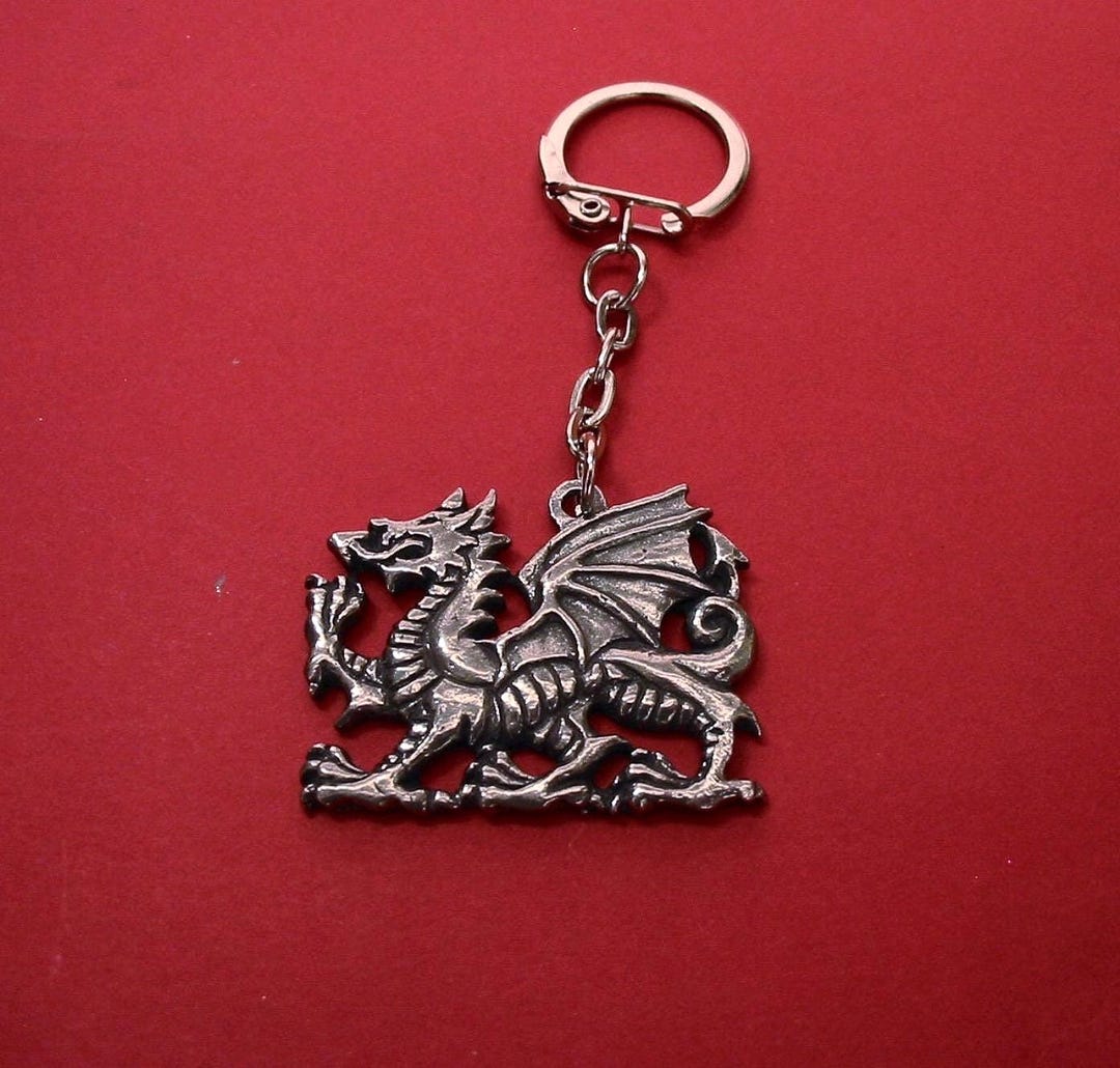 dragon-pewter-keyring-fantasy-dragon-gift-mum-dad-birthday-wedding