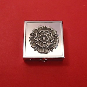 Tudor Rose Design Square Mint / Pill Box Small Trinket Box Pill Case for Medicine Vitamins - Fathers Day Gift - Dad Grandad Gift