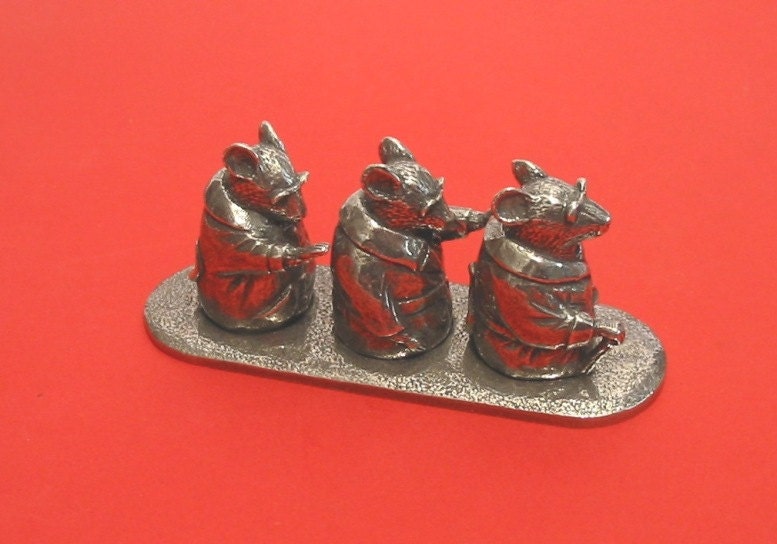 Thimble Train Set Pewter Made In England Collectible Thimbles NEW 