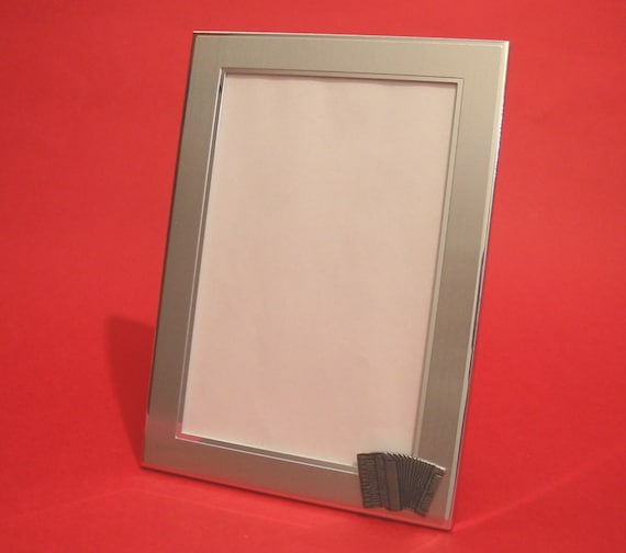 Long Haired Cat Landscape Picture Frame 5 x 7 With Hand Cast Pewter Motif Mother Father Cat Kitten Gift