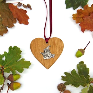 Witch design Oak Wooden Heart Decoration Ornament - Witch Gift - Halloween Decoration 2025 - Halloween Home Decor Witch Witchy Gift for Her