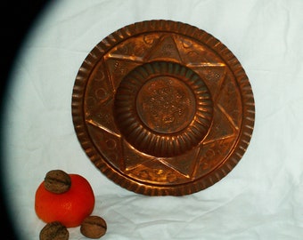 Copper vintage tray/Round tray engraving/1950s