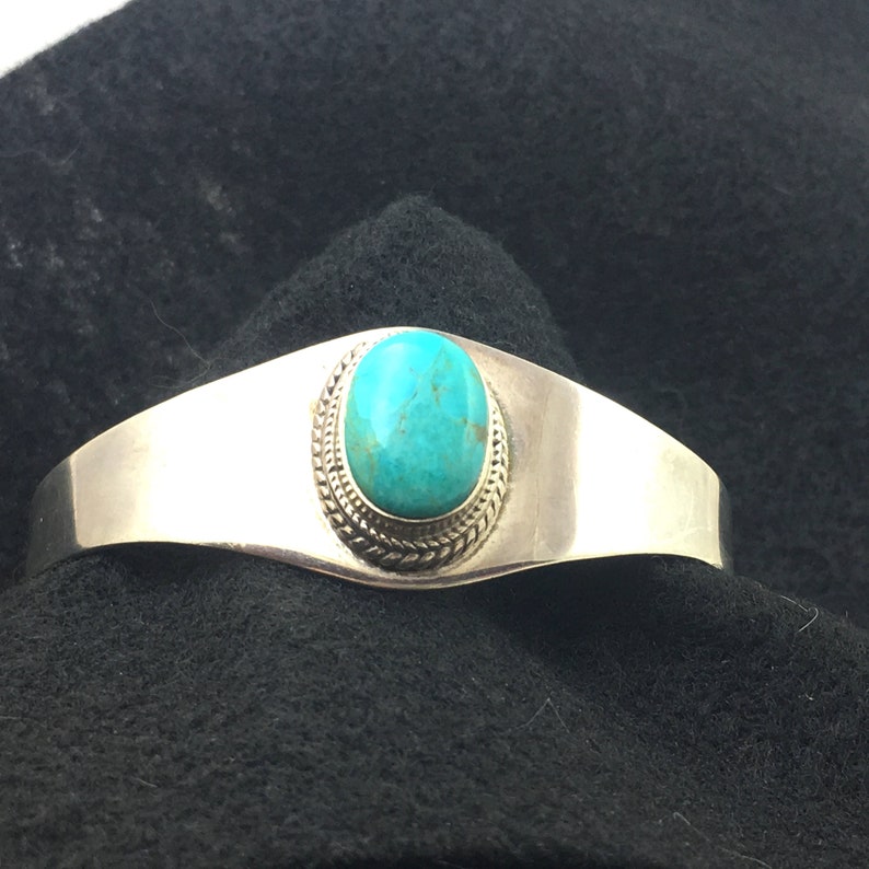 Minimalist 925 Silver Oval Veined Turquoise Jewelry Sterling Silver Turquoise Cuff Bracelet Native American Style Twisted Wire Frame