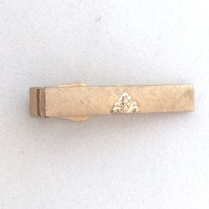 Swank Gold Tone Etched Tie Bar Leaf Design Edge Tie Tack 1.5&quot;, Men&#39;s Accessory, Tie Bar, Tie Clasp, Men&#39;s Accessories, Steampunk