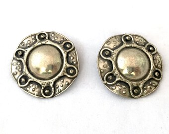 Round Silver Clip On Earrings, Modernist Style Earrings, Dome Clip On Earrings, Modern Silver Earrings, Statement Earrings, Art Deco