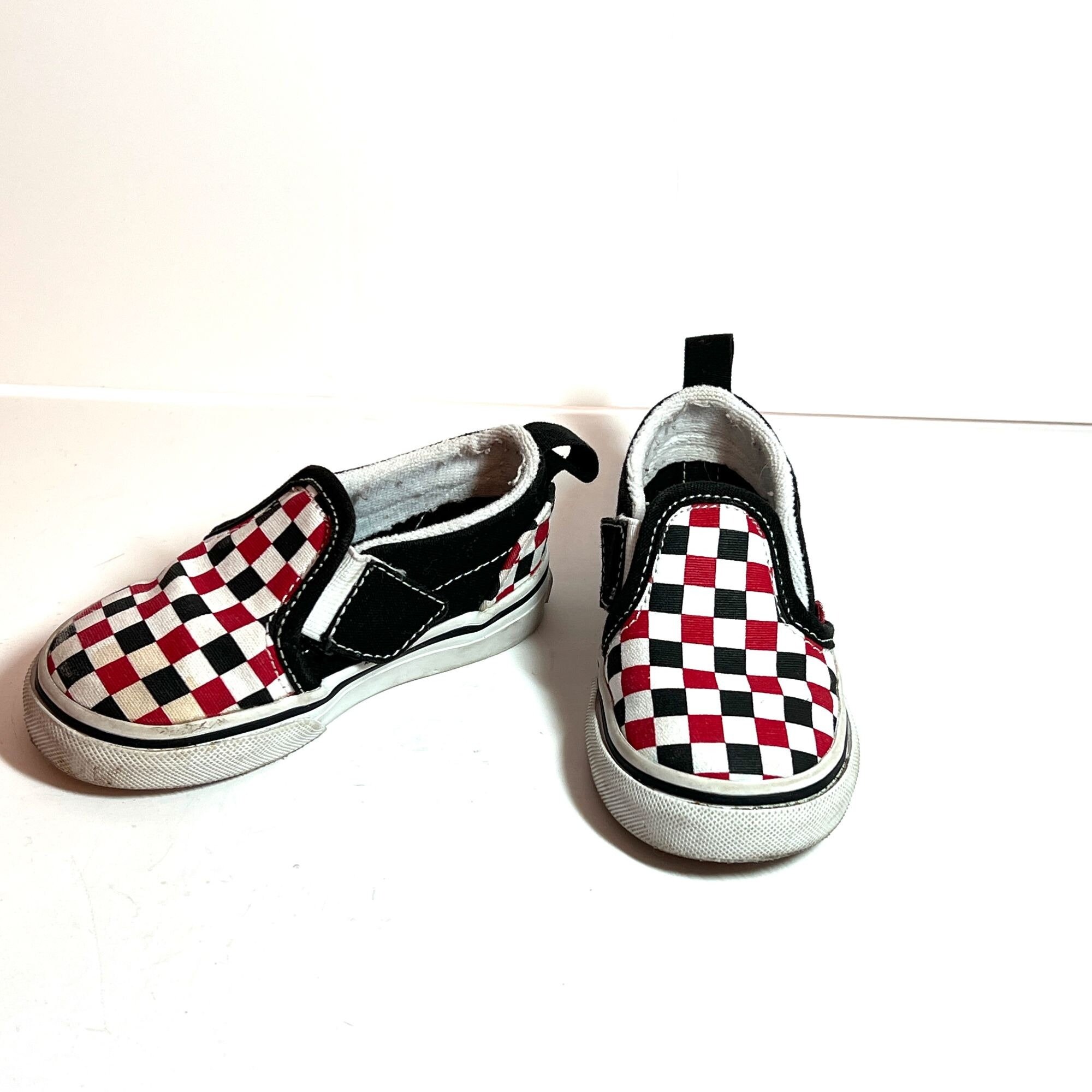 size 5 checkered vans