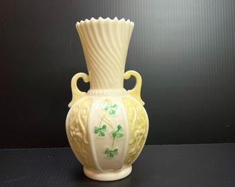 Belleek シャムロック ダブルハンドル花瓶 グリーン 6th マーク 0857