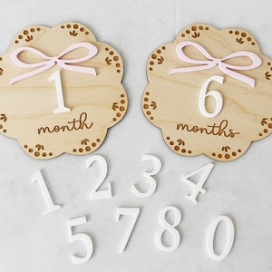Panneaux roses avec noeud pour mois de bébé, coquette noeud papillon photo mois de bébé, cadeau de baby shower