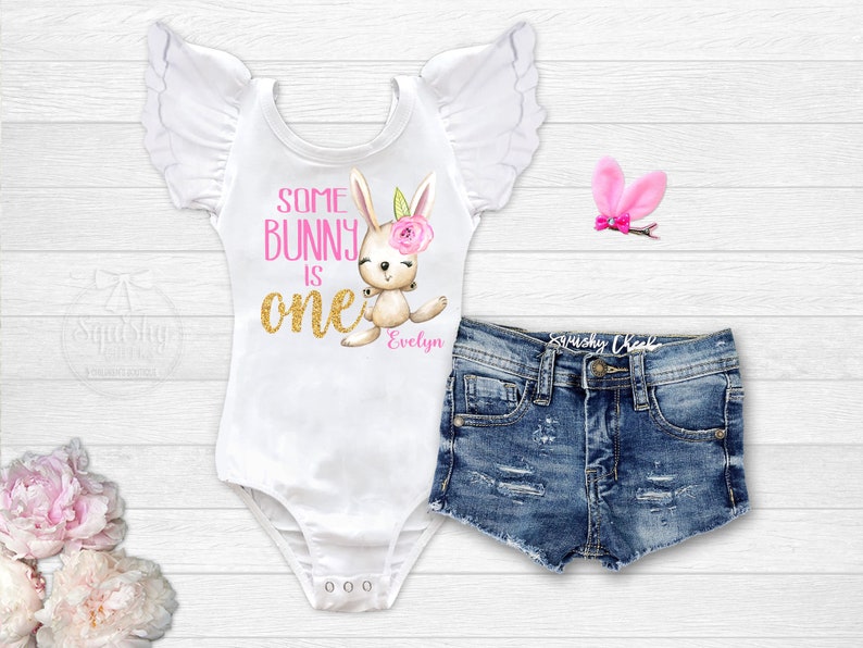 Bunny Birthday Outfit Girls Birthday Outfit Some Bunny is One Outfit Personnalisé Pâques Anniversaire Chemise de Pâques Monogrammé Easter Outfit image 1