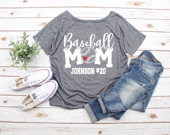 Baseball Mom Shirt Personalisieren mit Spieler Name und Nummer Mom Baseball Shirt U-Ausschnitt Dolman Grey Shirt