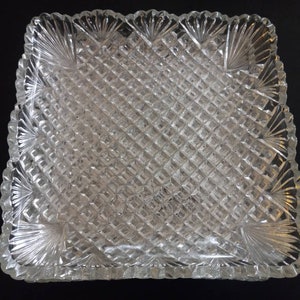 Vintage Diamond Pattern 7.25&quot; Square Snack Plates~ Fan Pattern Edges~ Clear Glass~ Set of 4 ~ Very Good Condition ~ FREE SHIP