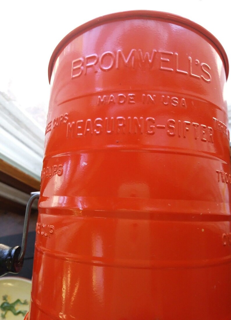 Vintage Bromwell/'s 3-Cup Sifter~ Orange with Black Knob~ FREE SHIP