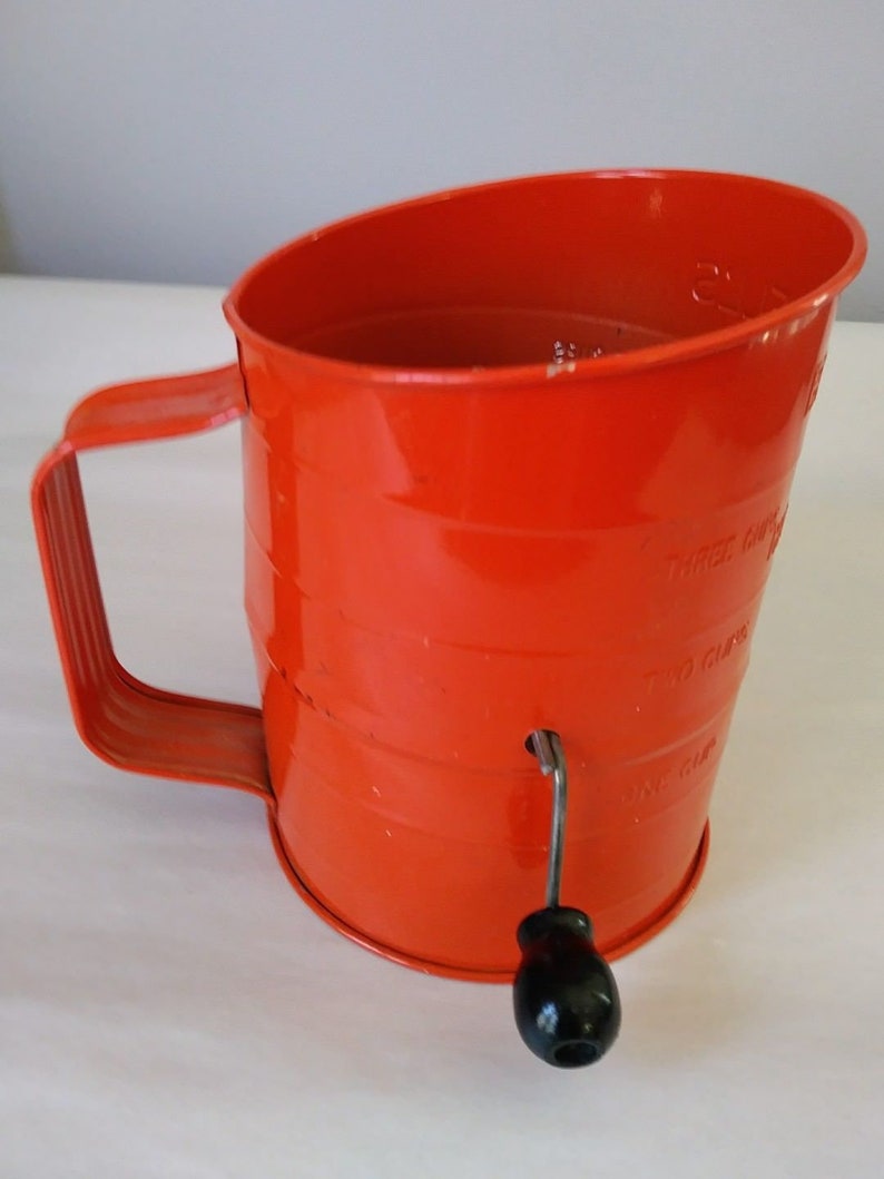 Vintage Bromwell/'s 3-Cup Sifter~ Orange with Black Knob~ FREE SHIP