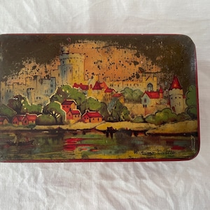 Vintage Tin- Biscuit Tin- Toffee- England-English