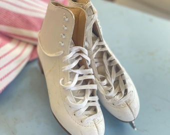 Vintage White Ice Skates - Women&#39;s - Adult - Christmas Decoration - Sports Equipment