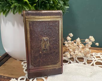 Girey Leather Wrapped Makeup Compact with Mirror Art Deco