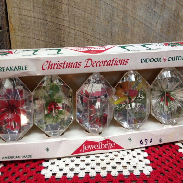 Vintage Jewelbrite 3-D Faceted Christmas Ornaments, Boxed Set of Five, Unbreakable.