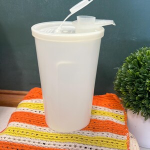 Tupperware Syrup Dispenser With Spout #640-2 - Etsy