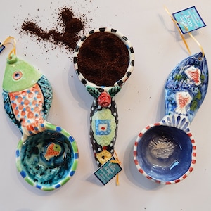 ceramic coffee scoop bumble bee & rose spoon
