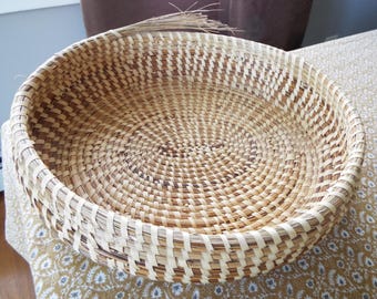 16" oval sweetgrass basket Gullah basket  Mt. Pleasant South Carolina vintage Gulla hand woven with handle artist signed