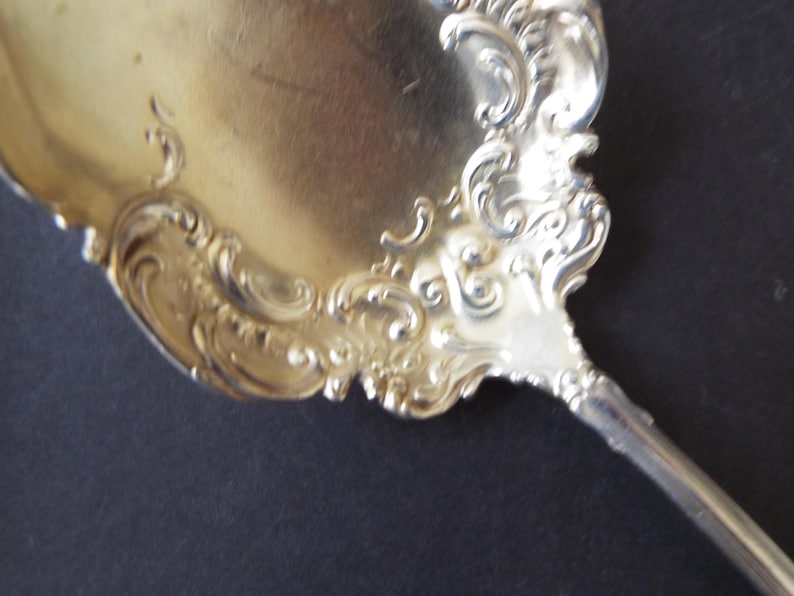 Cuchara para servir antigua, ornamentada y en relieve, plateada, 1847, cubiertos de repuesto Rogers Bros. imagen 2