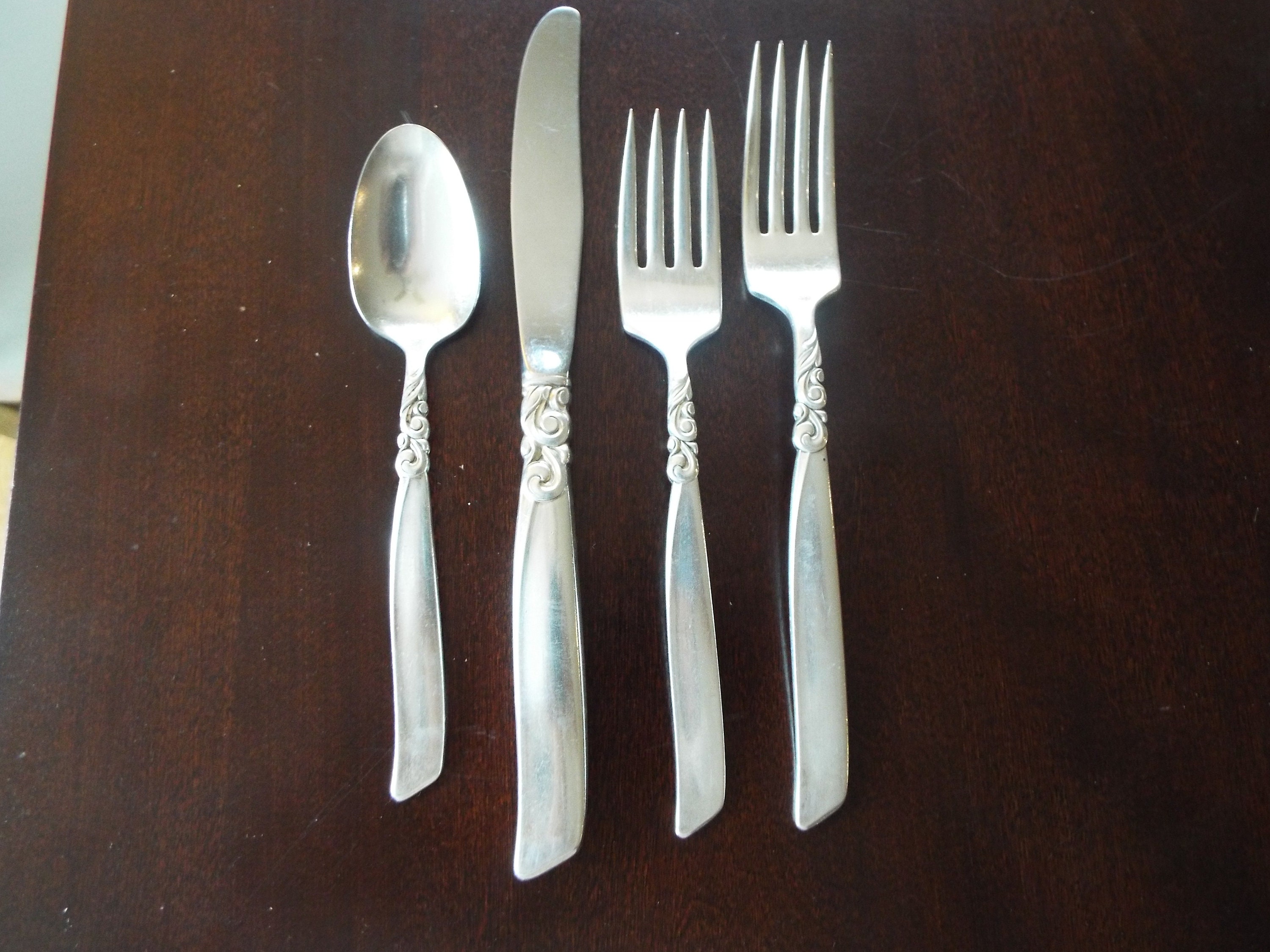 One Set of 4 Oneida Community South Seas Silverplate Silverware Set of 4 Vintage 1955 Hallmarked 4 Sets Available Silver Flatware Etsy