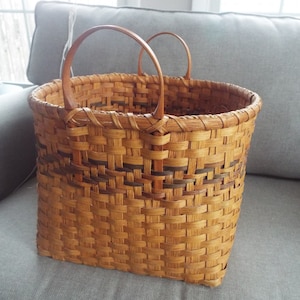 vintage hand woven split oak harvest  basket Karen Linde , Wisconsin artist & teacher Chickadee Creek Basketry