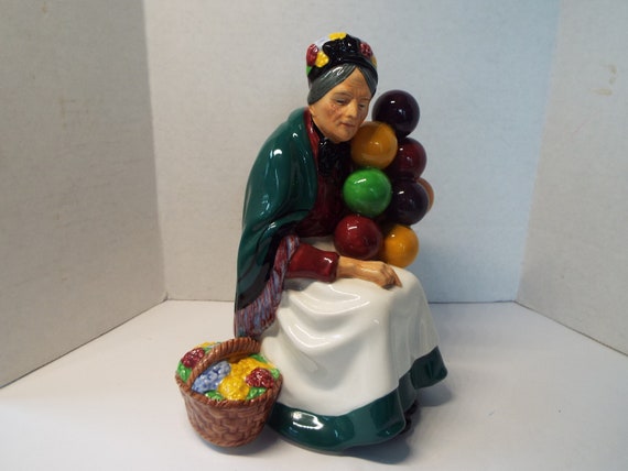 7 by 6 Royal Doulton Figurine The Old Balloon Seller H.N.1315 1970s 7 by 6 Royal Doulton Figurine The Old Balloon Seller H.N.1315 1970s