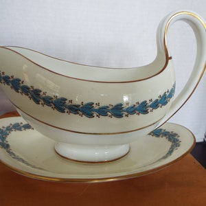 extra large 8&quot;  Wedgewood Appledoore pattern bone china gravy boat under plate replacement