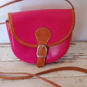 VERA PELLE Made in Italy / Leather Bright Pink Handbag / Magnetic Snap Closure / Adjustable Cross Body / Italian Leather / Top Stitching
