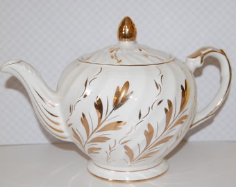 Ellgreave England Hand Painted Vintage Teapot