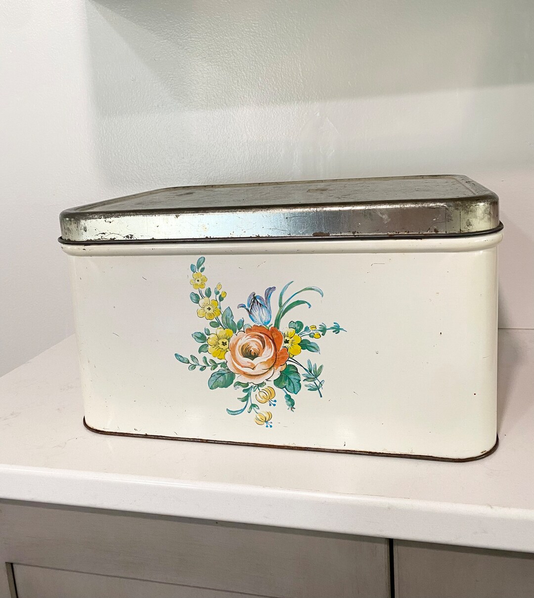 Decoware USA Aluminum Bread Box Retro Floral Storage Bin Bread Drawer